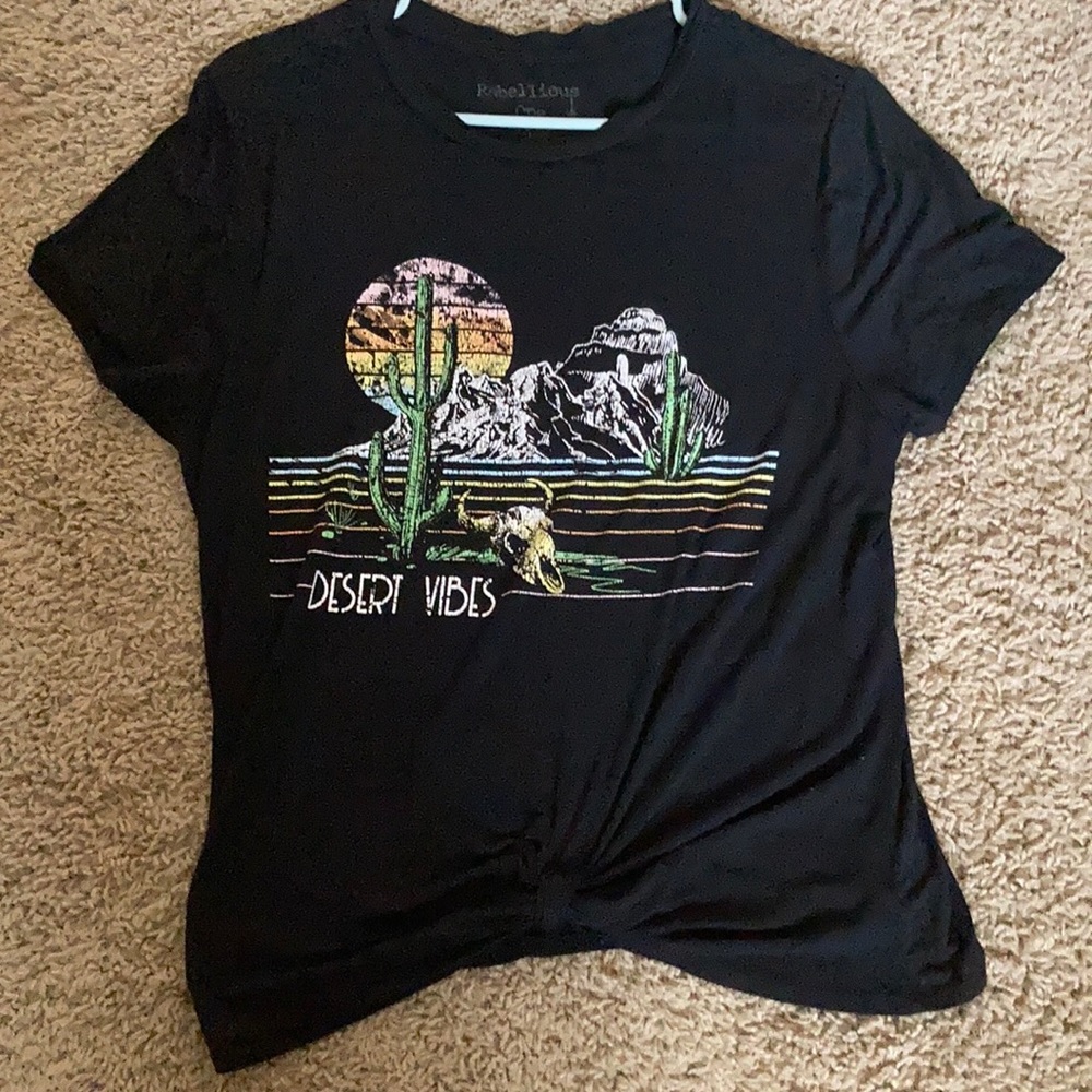 Black desert vibes tie- front tee!